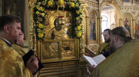 Никольский храм Солнечногорска отметил престольный праздник торжественным богослужением